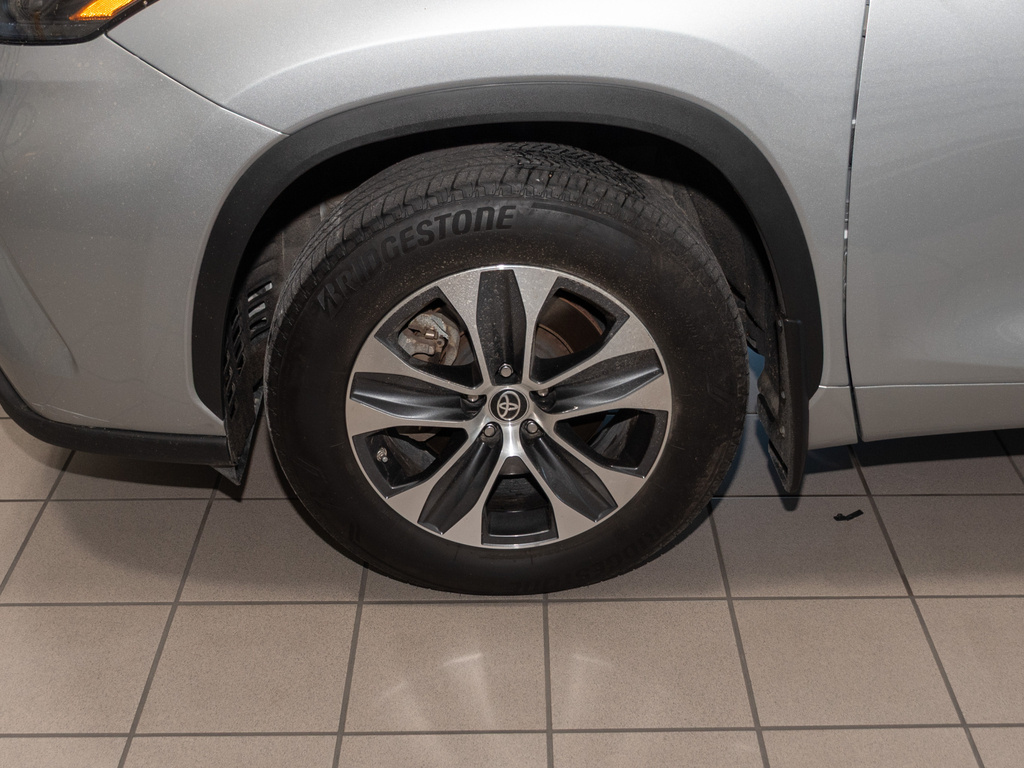 2024 Toyota Highlander XLE photo 4
