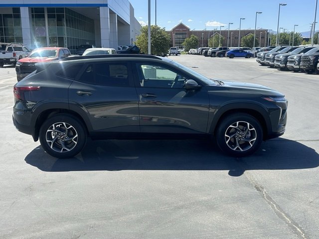 2025 Chevrolet Trax LT photo 11