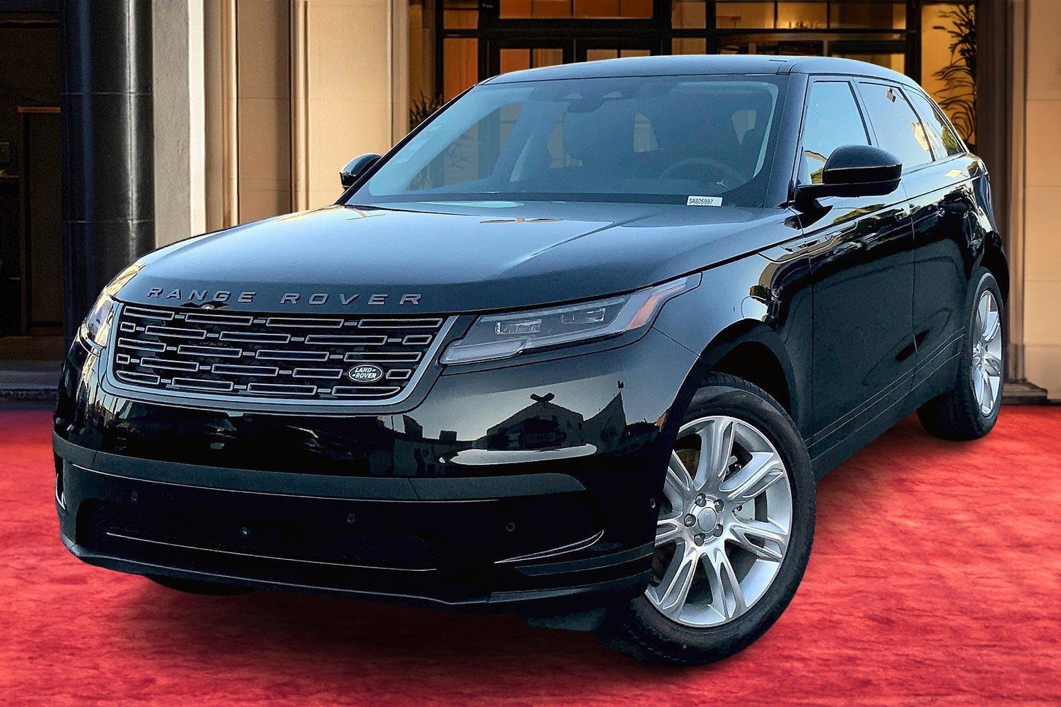 2025 Land Rover Range Rover Velar S's photo