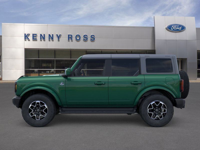 2025 Ford Bronco Outer Banks photo 3