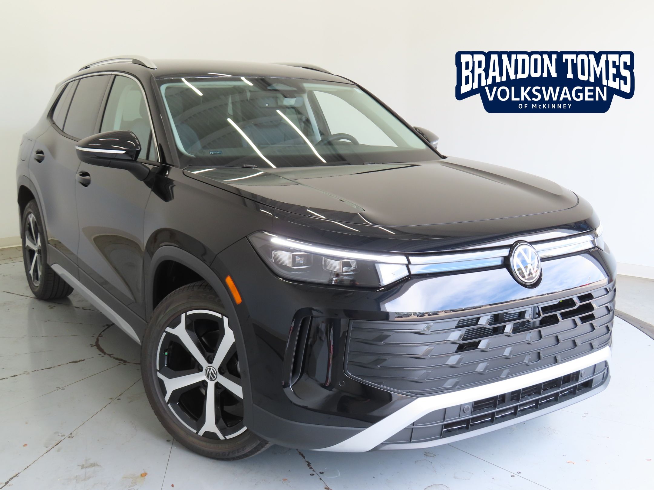 2026 Volkswagen Tiguan SE's photo