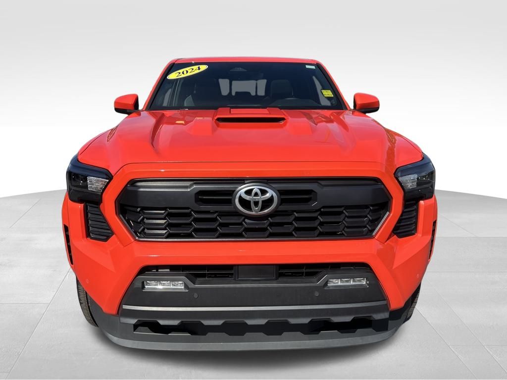 2024 Toyota Tacoma 4x4 photo 8