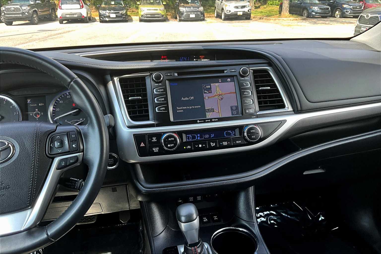 2019 Toyota Highlander SE photo 5