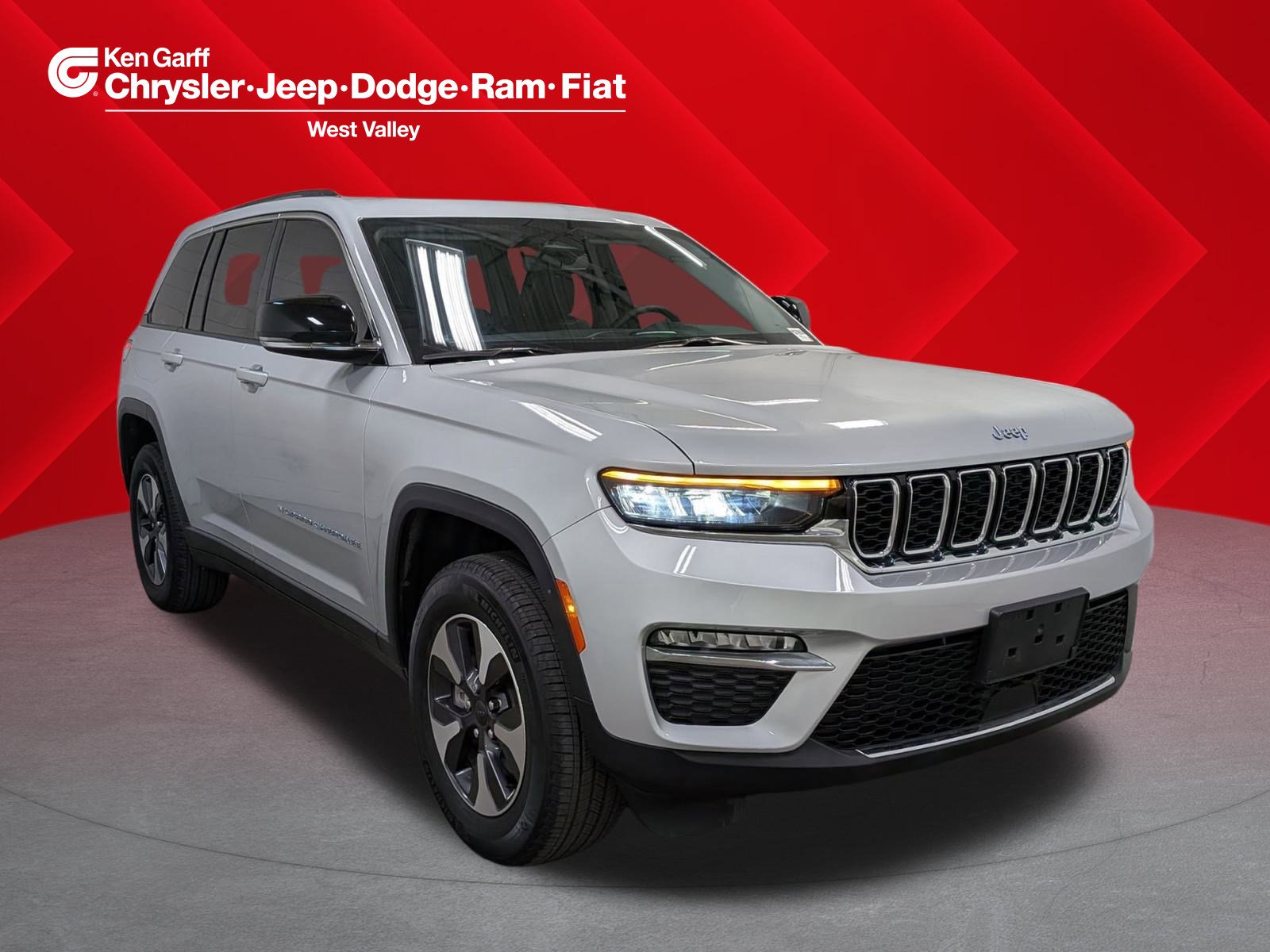 2023 Jeep Grand Cherokee 4xe's photo