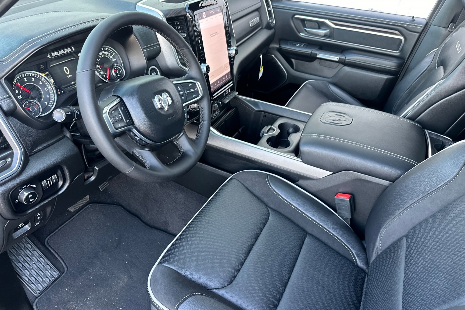 2025 Ram 1500 Laramie photo 7