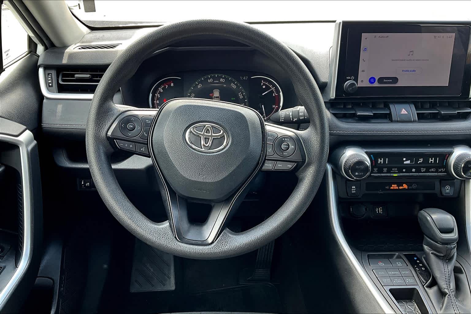 2023 Toyota RAV4 XLE photo 15