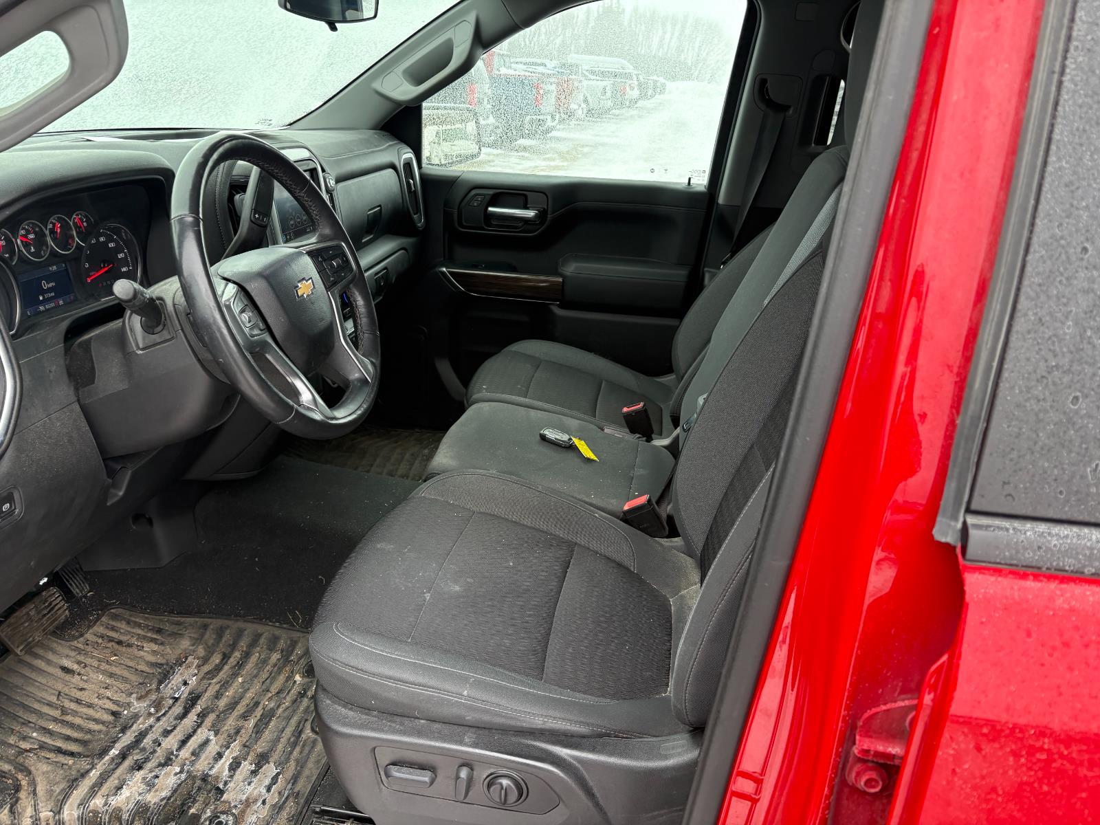 2022 Chevrolet Silverado 1500 LT photo 4