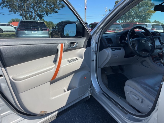 2010 Toyota Highlander Limited photo 4