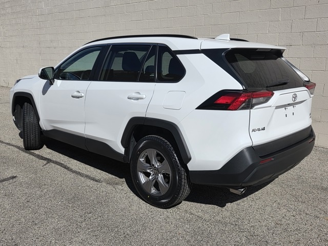 2024 Toyota RAV4 XLE photo 2