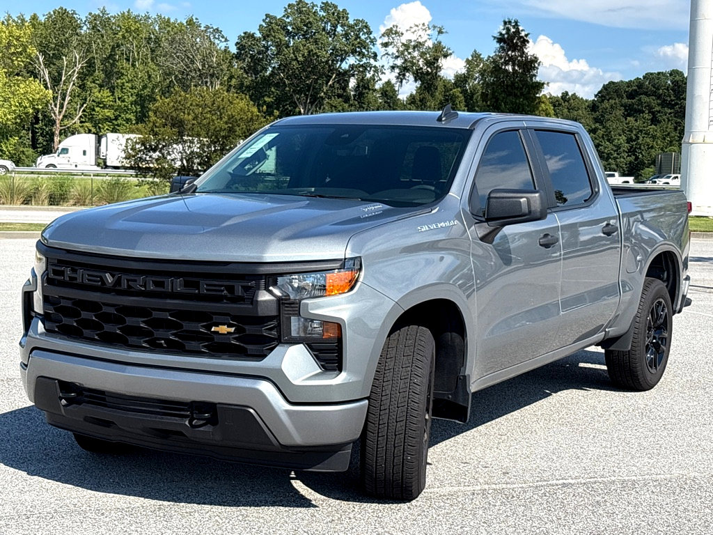 2025 Chevrolet Silverado 1500 Custom photo 3