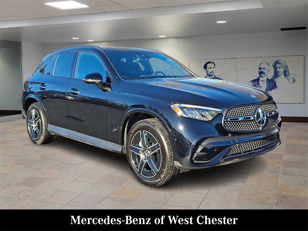 2025 Mercedes-Benz GLC Base's photo