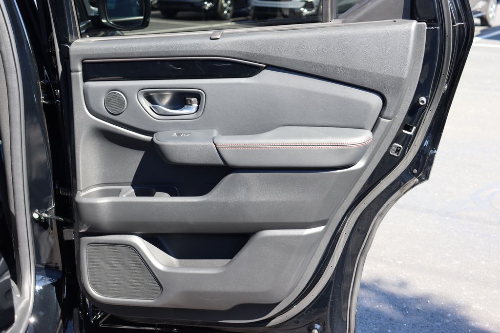 2025 Honda Pilot TrailSport photo 16
