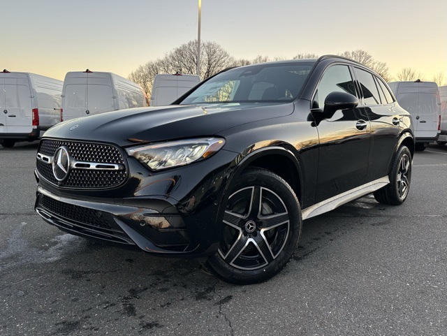 2026 Mercedes Benz GLC 300 4MATIC photo 3