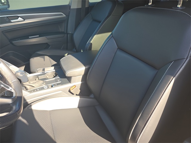 2021 Volkswagen Atlas V6 SE Technology R-Line photo 9