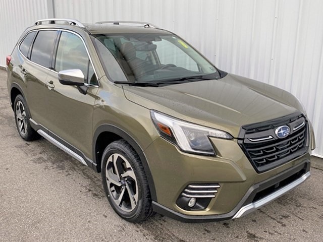 2023 Subaru Forester Touring photo 2