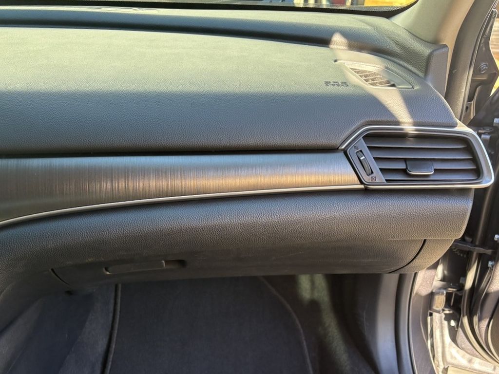 2022 Honda Accord LX photo 28