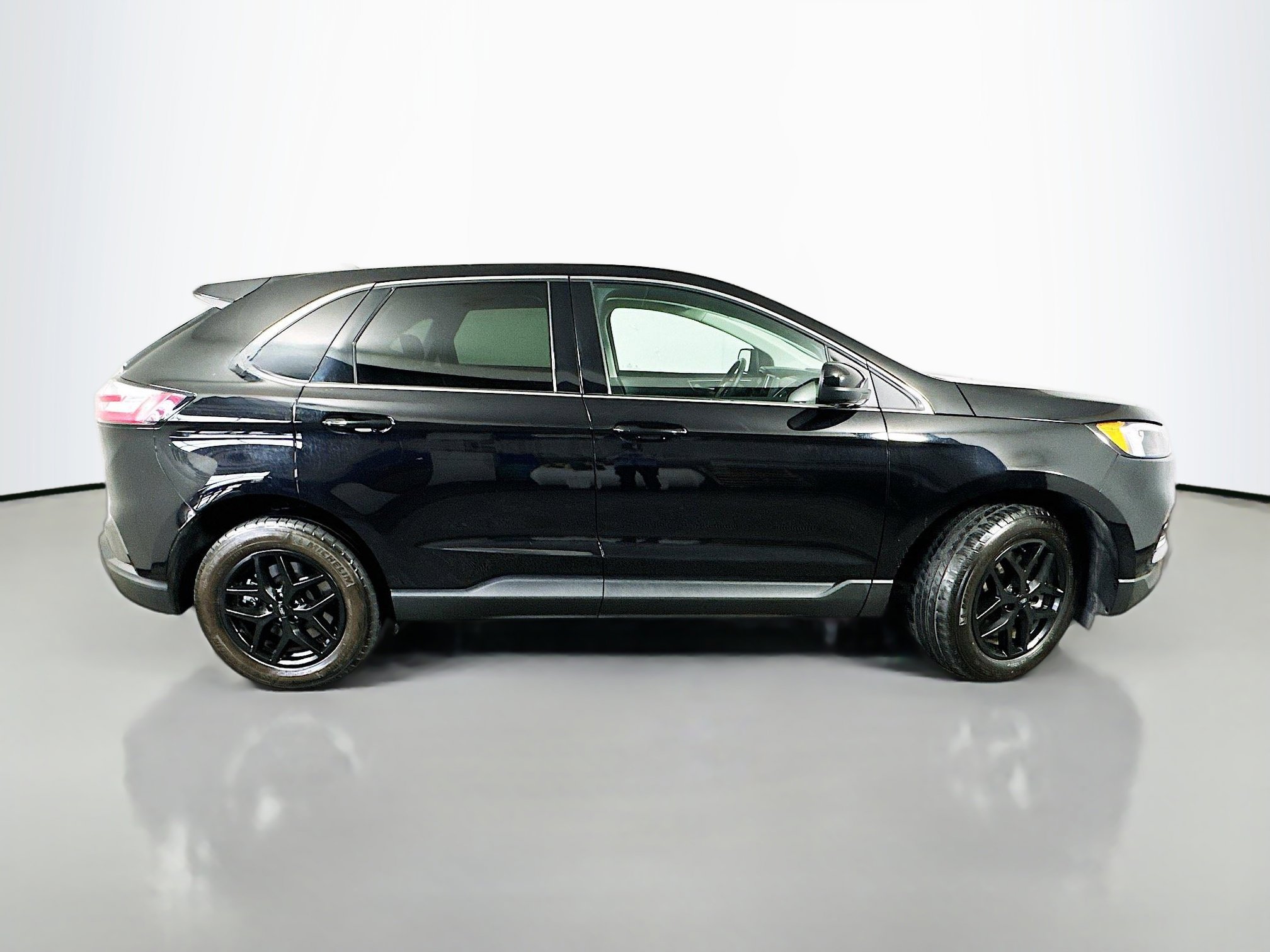 2024 Ford Edge SEL photo 4