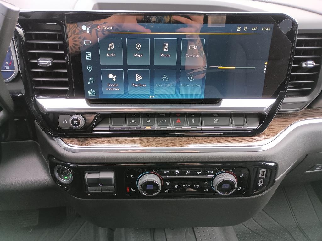 2025 Chevrolet Silverado 1500 LT photo 13