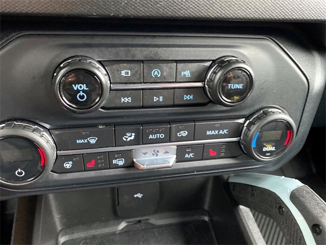 2021 Ford Bronco First Edition photo 12