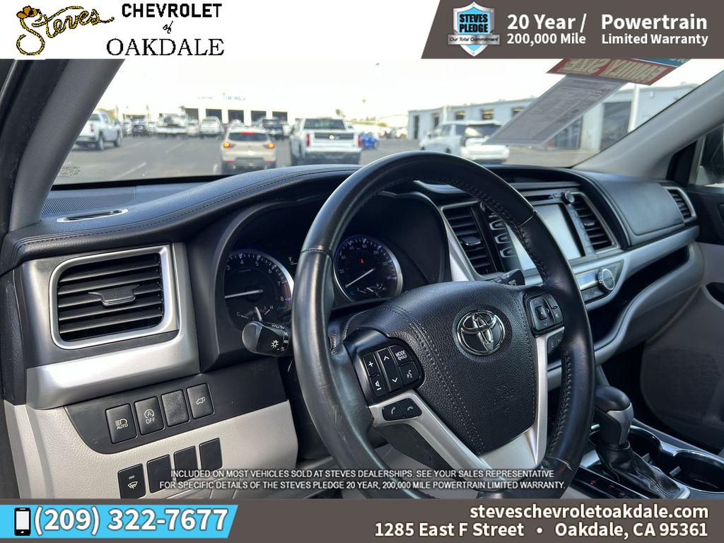 2019 Toyota Highlander XLE photo 9