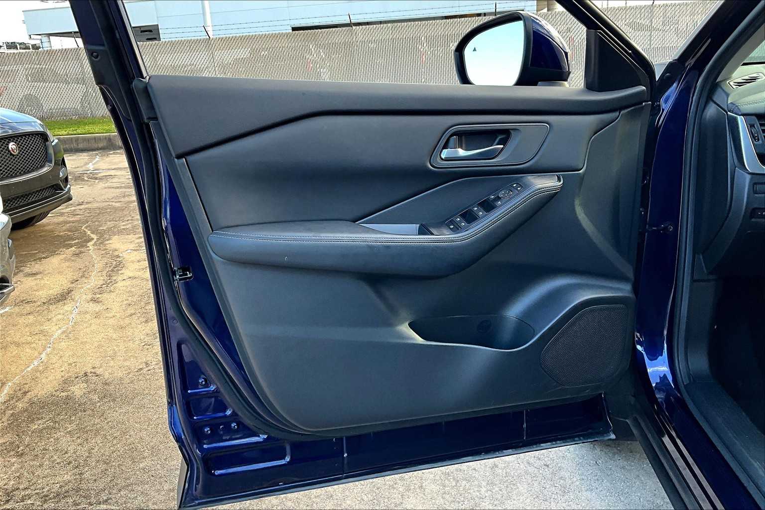 2024 Nissan Rogue SV photo 19