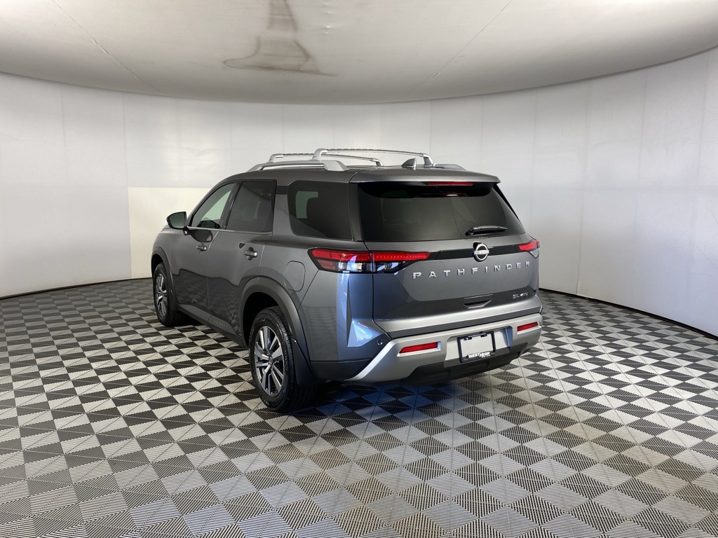 2025 Nissan Pathfinder SL photo 3