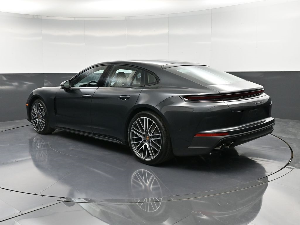 2026 Porsche Panamera 4 photo 2