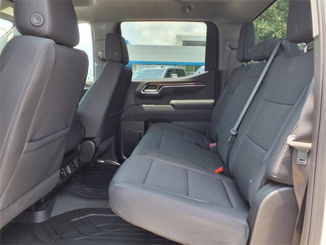 2025 Chevrolet Silverado 1500 LT photo 4