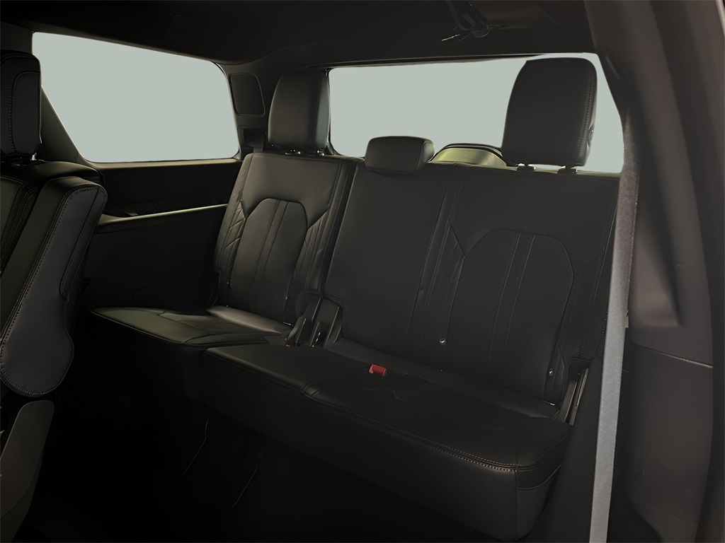 2024 Ford Expedition Platinum photo 16