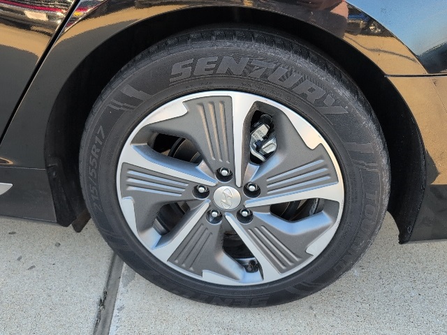 2019 Hyundai Sonata Hybrid Limited photo 2