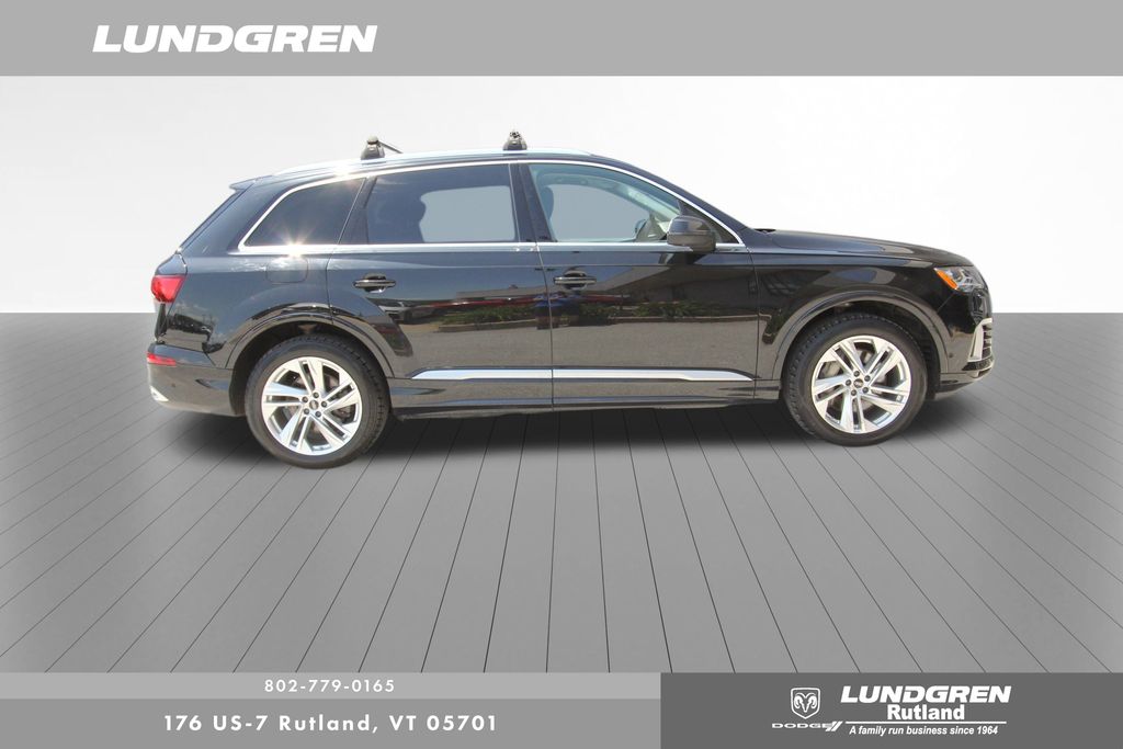 2022 Audi Q7 55 Premium Plus photo 2