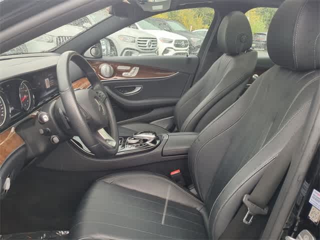 2017 Mercedes Benz E 300 4MATIC photo 8