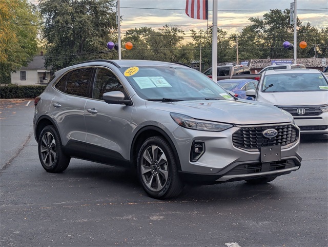 2023 Ford Escape Platinum photo 4