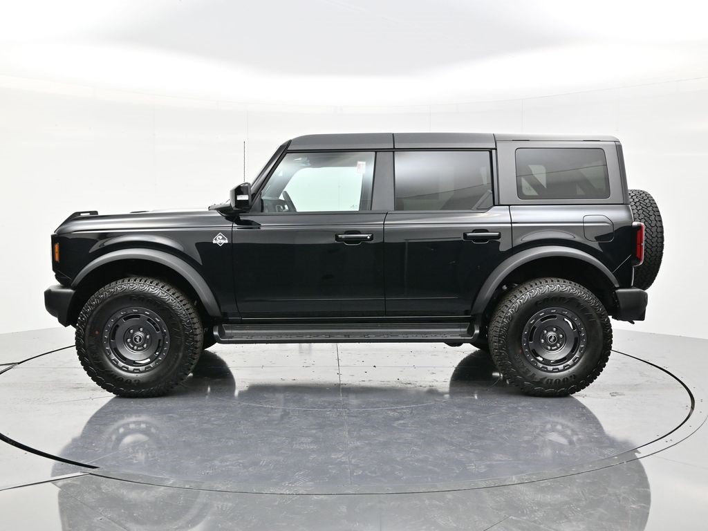 2025 Ford Bronco Outer Banks photo 8
