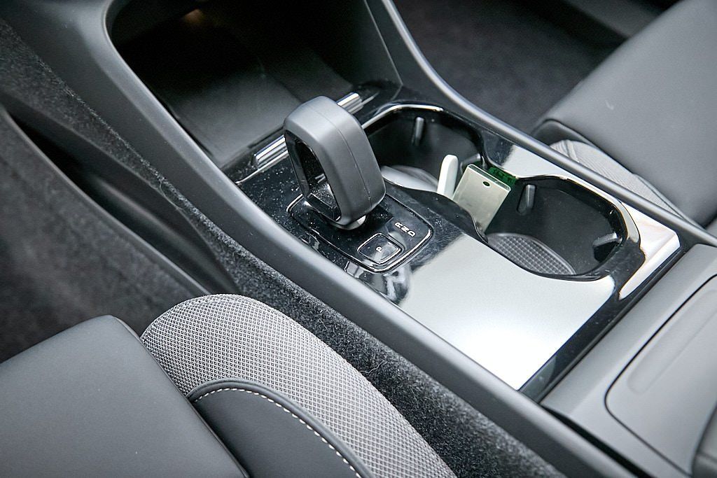 2023 VOLVO C40 - Image 16