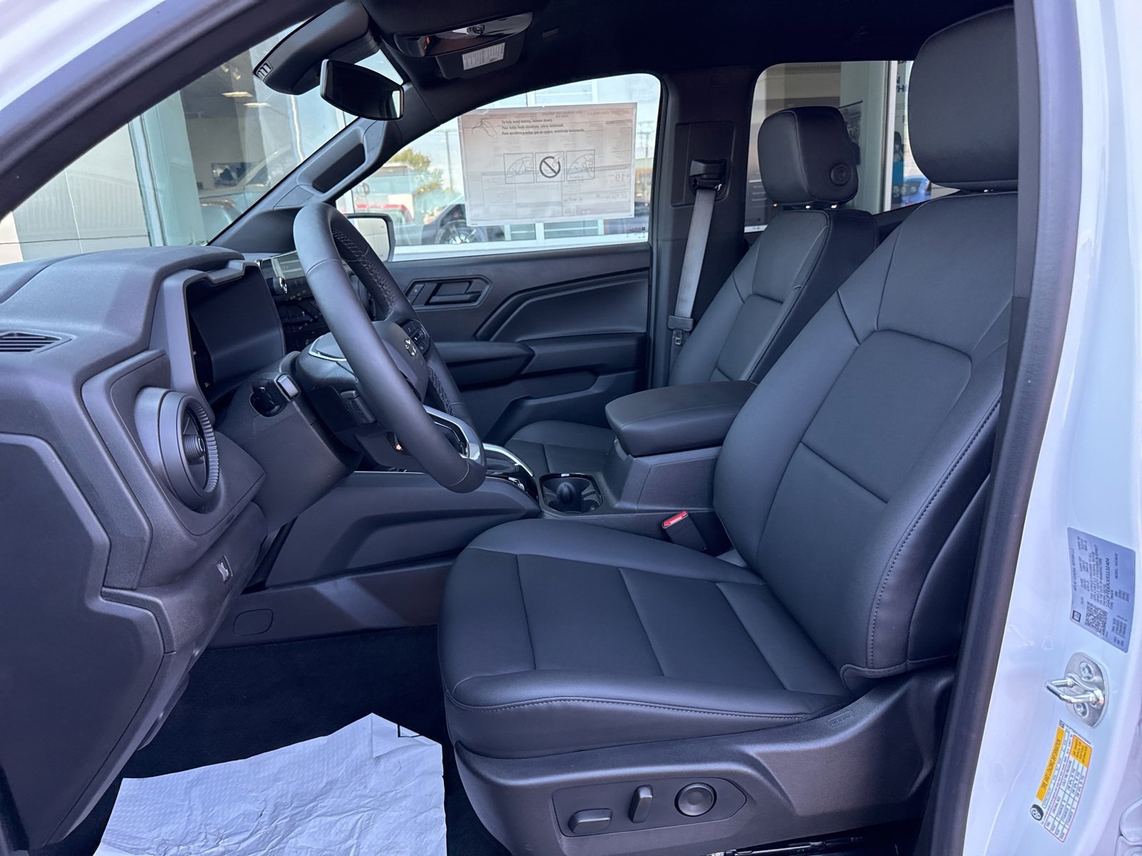 2025 Chevrolet Colorado Trail Boss photo 12