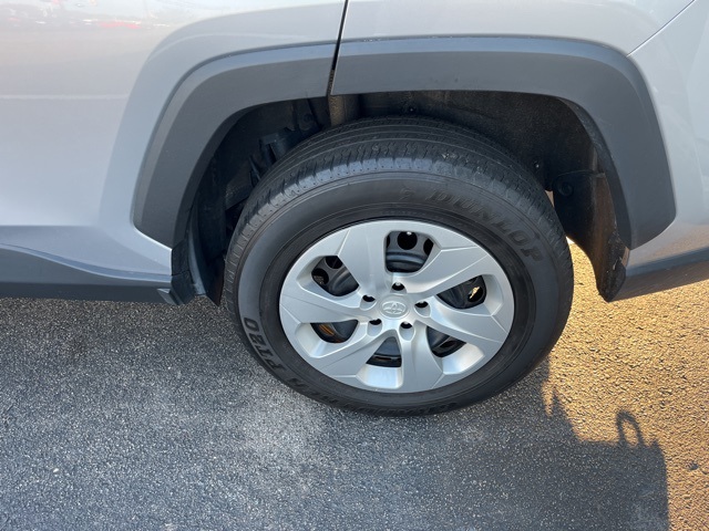 2023 Toyota RAV4 LE photo 30