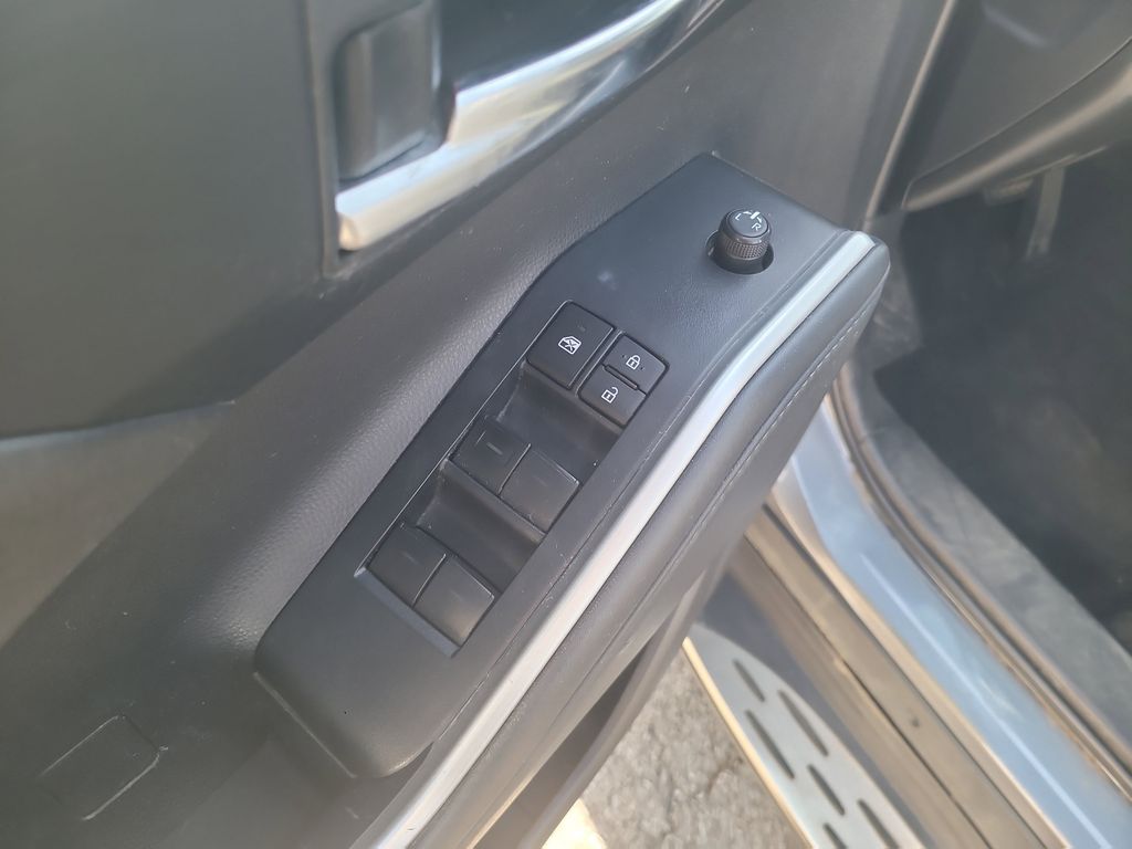 2022 Toyota Highlander XLE photo 10