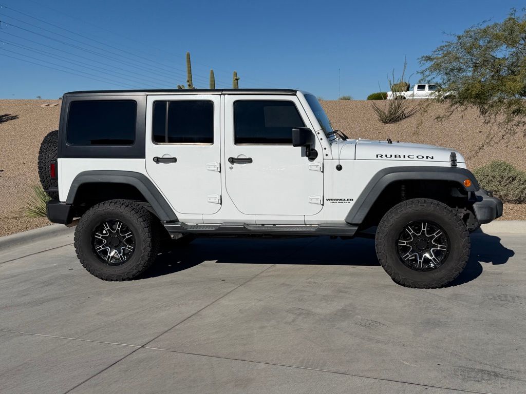 2017 Jeep Wrangler Unlimited Rubicon photo 3