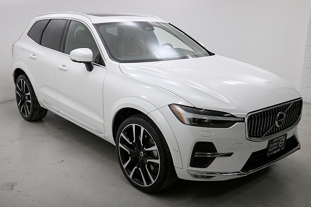 2023 VOLVO XC60 - Image 3