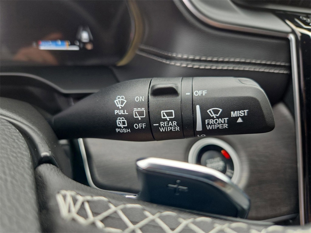 2025 Jeep Grand Cherokee Limited photo 24