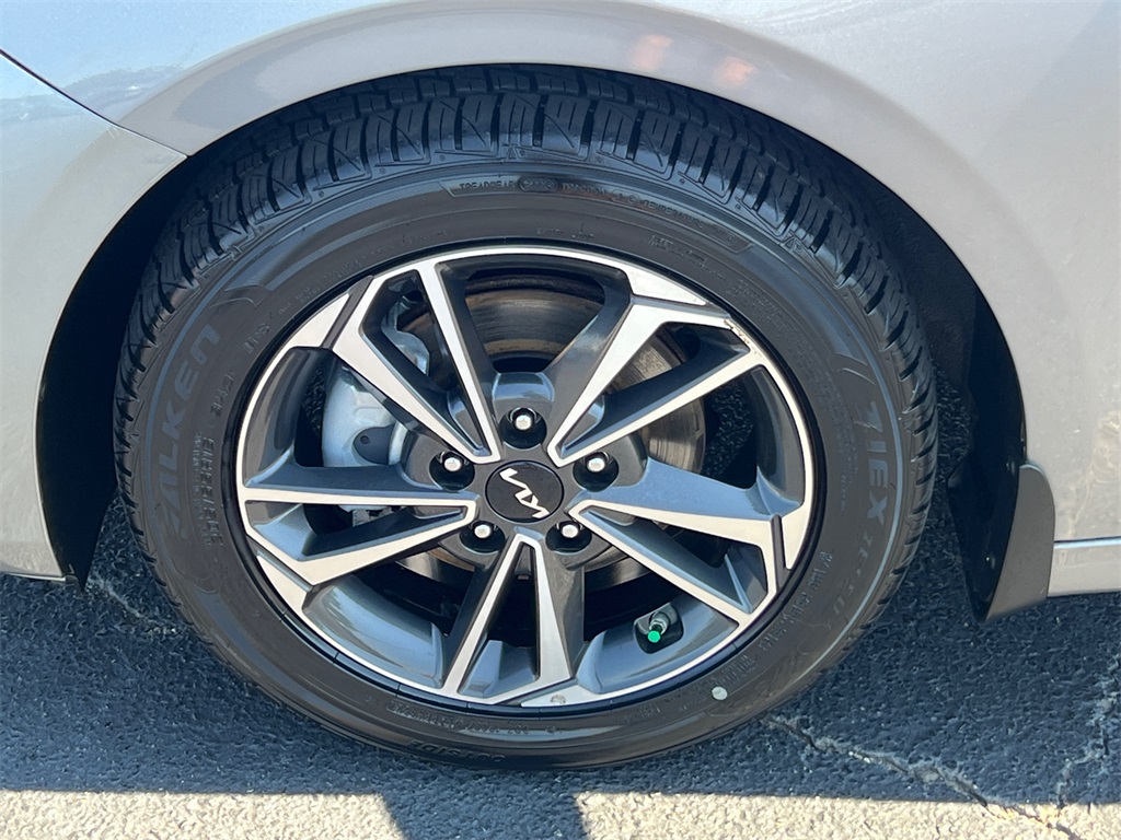 2024 Kia Forte LXS photo 11