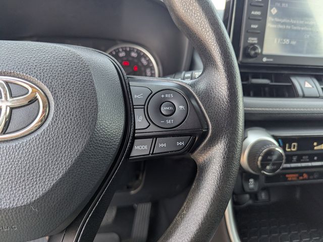 2021 Toyota RAV4 XLE photo 28