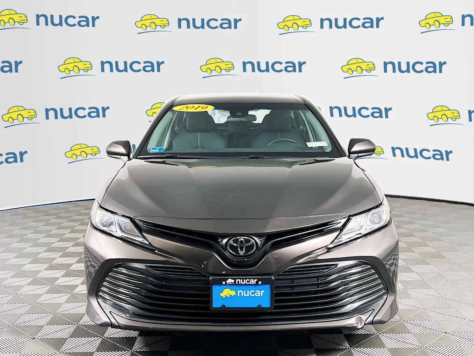 2019 Toyota Camry LE photo 2