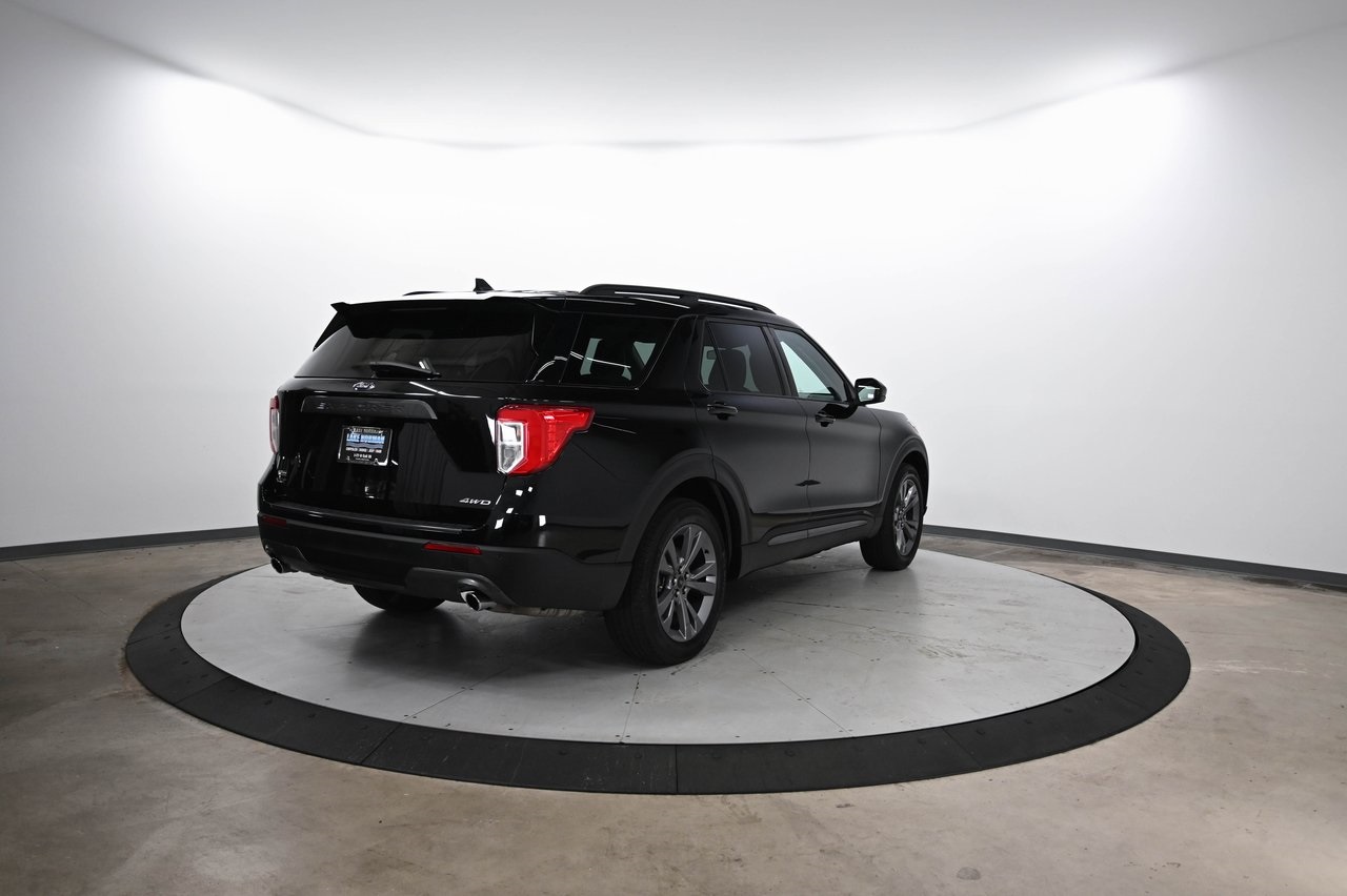2022 Ford Explorer XLT photo 3