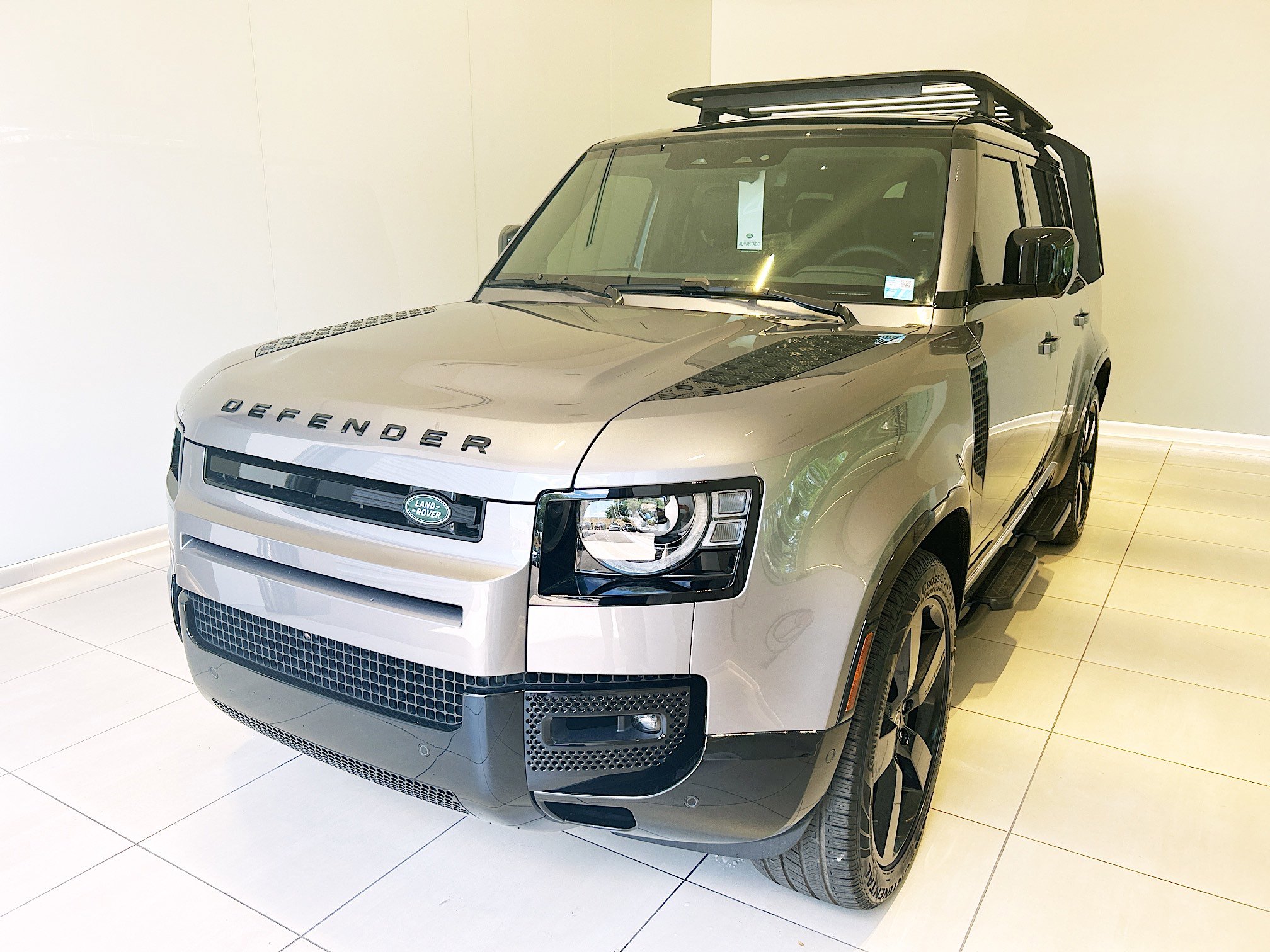New 2024 Land Rover Defender 130 XDynamic SE SUV in Tampa 2320656