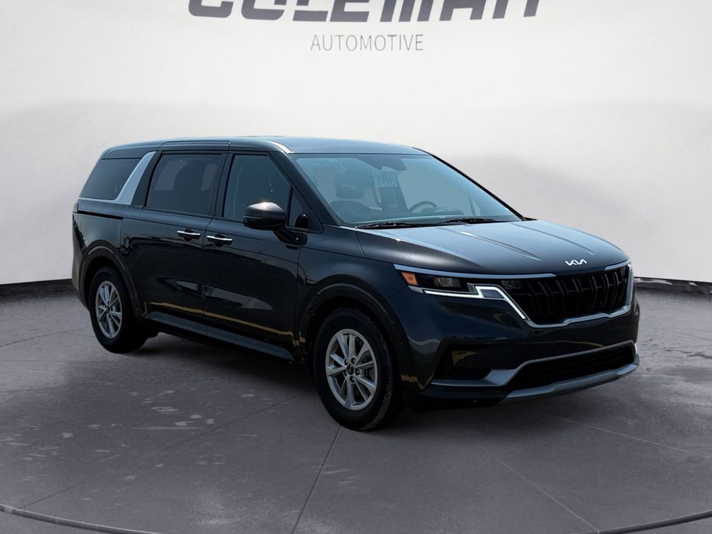 2024 Kia Carnival LX photo 7