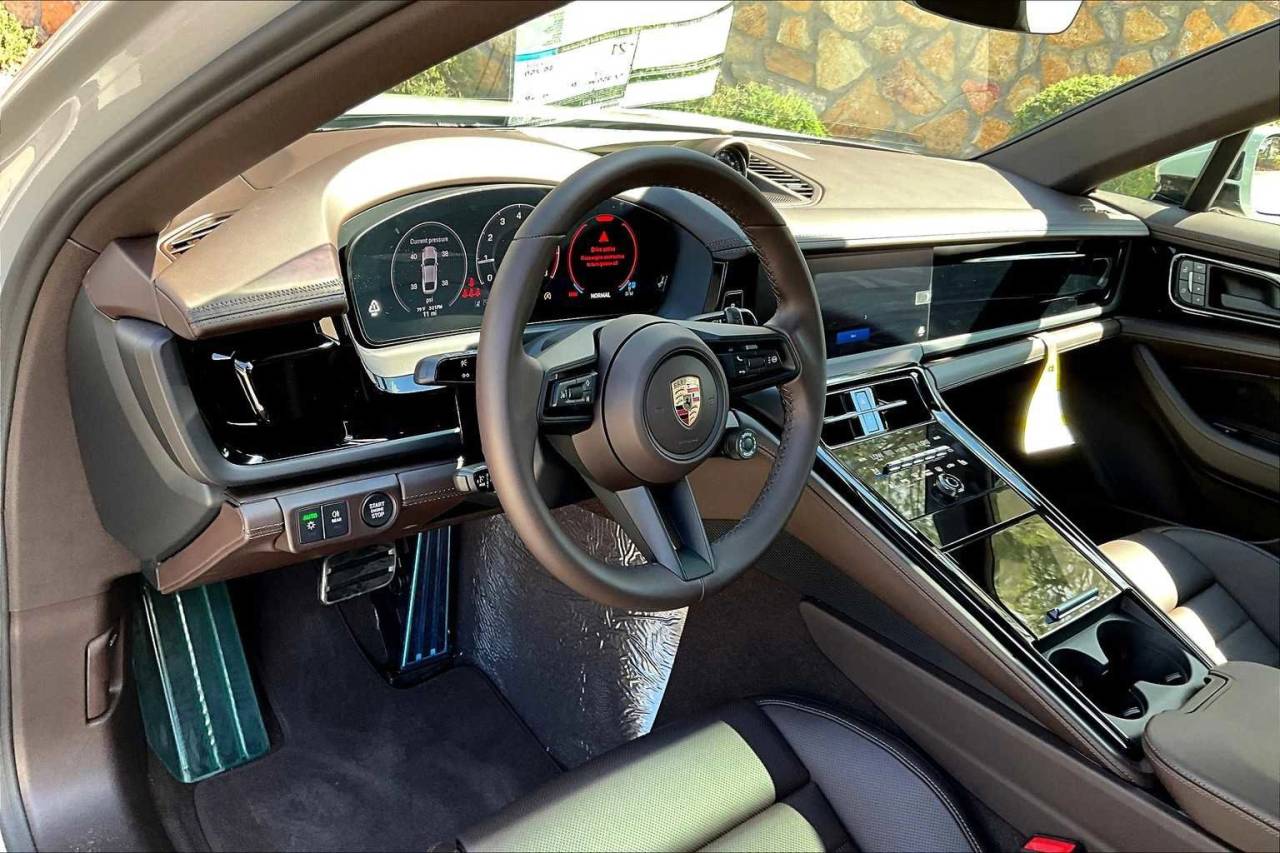 2026 Porsche Panamera 4 photo 4