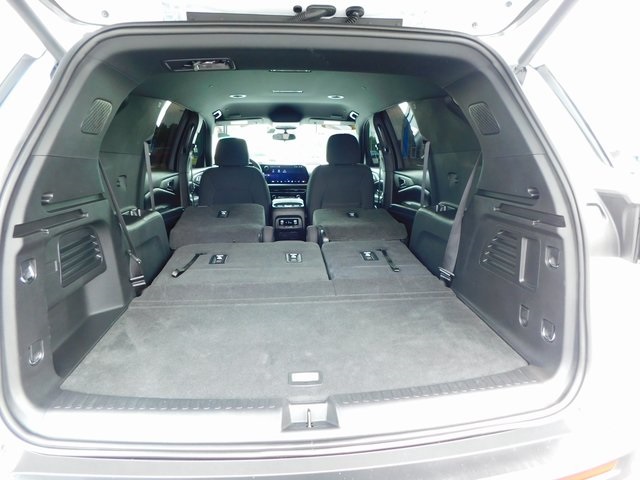 2025 Chevrolet Traverse photo 25