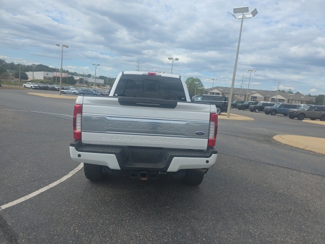 2017 Ford F-250 Platinum photo 4